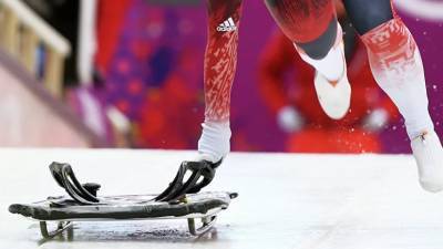 Российский саночник Пересторонин попал в больницу после падения на КМ в Германии - russian.rt.com
