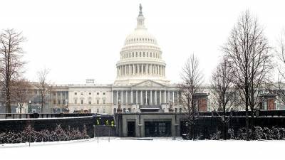 Дональд Трамп - Сенат США преодолел вето Трампа и проголосовал за оборонный бюджет - iz.ru - США