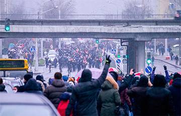 «Надо показать, что тысячи людей, которые выходили на улицы Минска, никуда не делись» - charter97.org - Белоруссия - Минск