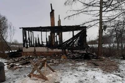 Число погибших в пожаре в великолукской деревне увеличилось до пяти - mk-pskov.ru - Псковская обл. - район Великолукский