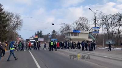 В разных регионах Украины люди вышли на "тарифные" протесты: видео - vchaspik.ua - Киев - Симферополь - Харьков - Люботин