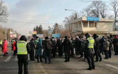 В Харьковской области протестуют из-за тарифов на газ. Люди перекрыли трассу - rbc.ua - Киев - Харьковская обл. - Харьков - Полтава