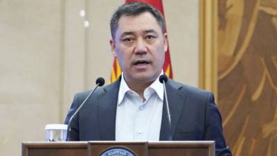 Садыр Жапаров - Адахан Мадумаров - Жапаров лидирует на президентских выборах в Кыргызстане после обработки 90% бюллетеней - mir24.tv - Киргизия