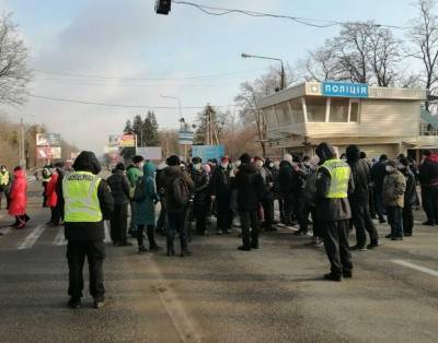 Под Харьковом перекрывали трассу из-за повышения тарифов на газ - news.bigmir.net - Симферополь - Харьковская обл. - Харьков - Тарифы