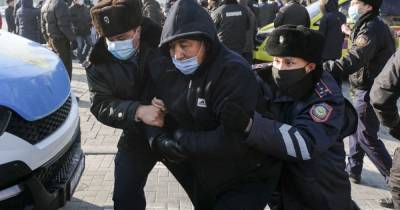 В Казахстане в день парламентских выборов люди вышли на протест: есть задержанные (3 фото) - tsn.ua - Казахстан - Алма-Ата - Астана - Шымкент - Актобе