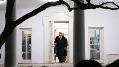 Дональд Трамп - Нэнси Пелоси - Трамп не сможет снова баллотироваться в президенты в случае импичмента - iz.ru - США