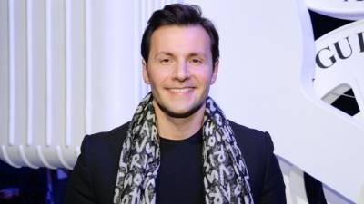 Вячеслав Манучаров - «Абсолютнейший ад»: Вячеславу Манучарову стыдно за участие в «голубых огоньках» - 5-tv.ru