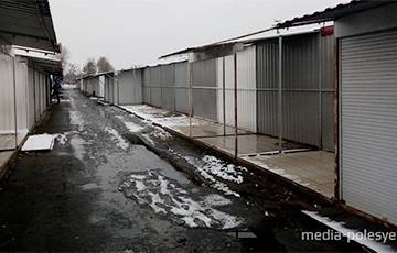 В Борисове предприниматели массово уходят с рынка и увозят с собой торговые павильоны - charter97.org - Пинск