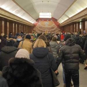 Как работает киевское метро во время локдауна. Фото - reporter-ua.com - Киев