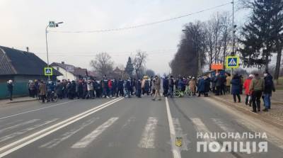 На Буковине снова протестуют против повышения тарифов - ru.slovoidilo.ua - Черновицкая обл. - Полтава