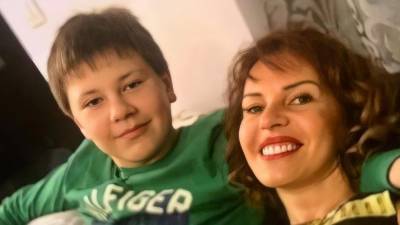 Наталья Штурм - Наталья Штурм поздравила с 17-летием отказавшегося от нее сына - 5-tv.ru