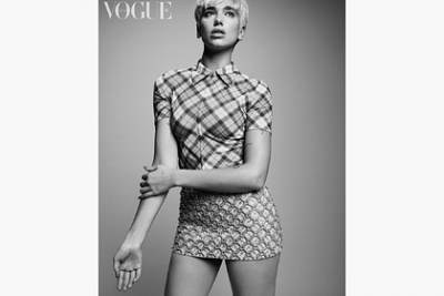 Дуа Лип - Дуа Липа снялась для обложки Vogue в мини-юбках и бюстгальтере в стиле 60-х - lenta.ru