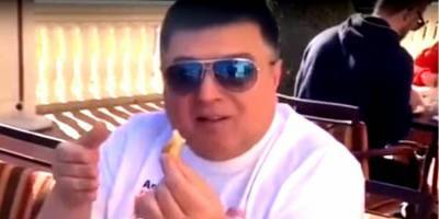 Александр Тупицкий - Тупицкому во время его отдыха в Дубае передали «помощь от налогоплательщиков» — видео - nv.ua