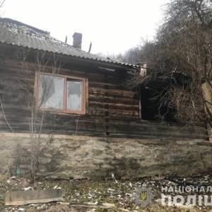 На Закарпатье женщина сожгла дом бывшего сожителя. Фото - reporter-ua.com - Закарпатская обл. - Новости