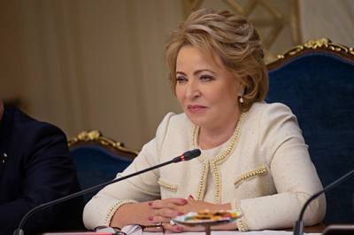 Валентина Матвиенко - Игорь Краснов - Матвиенко посоветовала Генпрокурору обратить внимание на отсутствие женщин среди его заместителей - pnp.ru