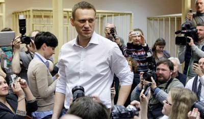 Алексей Навальный - Вадим Кобзев - ФСИН потребовала изменить Навальному условный срок по делу «Ив Роше» на реальный - og.ru - Москва - Берлин