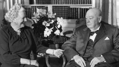 Уинстон Черчилль - Жаклин Кеннеди - Скрытые фигуры: Как выглядели жены известных политиков XX века? - 5-tv.ru - США - Англия
