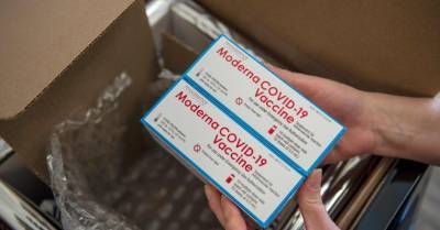 Сегодня в Латвию будет доставлен первый груз вакцин "Moderna" - rus.delfi.lv - Латвия