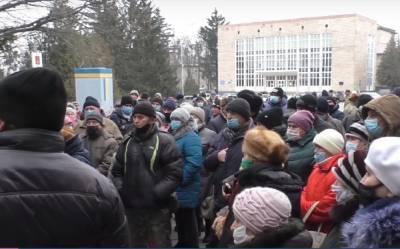 Не живут, а выживают: доведенные украинцы вышли на массовые протесты, озвучены требования - ukrainianwall.com - Черновицкая обл.