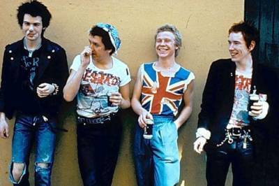 Даниэл Бойл - Дэнни Бойл снимет сериал о группе Sex Pistols - aif.ru - Англия