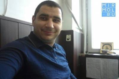 Сергей Меликов - Врио Главы Дагестана вручил благодарность за работу замредактора газеты «Дагестанская правда» Ширвани Айгунову - mirmol.ru - респ. Дагестан