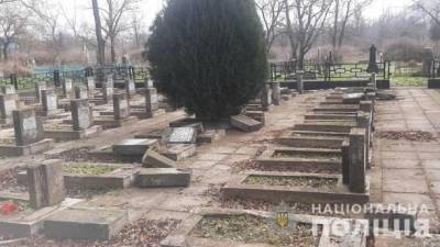 На херсонском кладбище разрушили 17 памятников братской могилы - ru.espreso.tv - Херсон