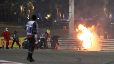 Ромен Грожан - Даниил Квятый - Грожан показал ожоги после аварии на Гран-при Бахрейна - gazeta.ru - Бахрейн