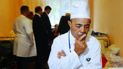 Халатное отношение украинцев к пандемии поставило под угрозу жизни врачей - riafan.ru - Киев