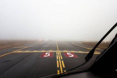 Вылет шести авиарейсов задержали в аэропорту Владивостока из-за тумана - aif.ru - Москва - Новосибирск - Хабаровск - Владивосток - Южно-Сахалинск
