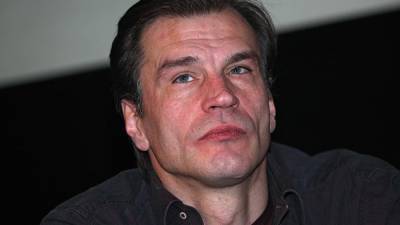 В Москве умер актер Денис Карасев - iz.ru - Москва