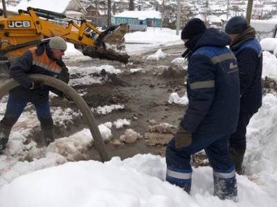 В Башкирии рабочие в 30-градусный мороз устраняют аварию на водопроводе - ufatime.ru - Башкирия - Уфа - район Белорецкий