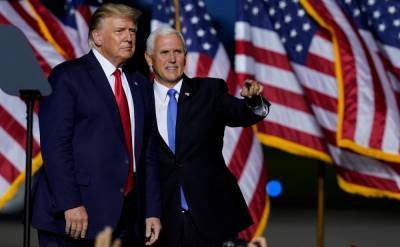 Дональд Трамп - Нэнси Пелоси - Майк Пенс - Вице-президент Пенс отказался применять 25-ю поправку для отстранения Трампа от власти - naviny.by - США