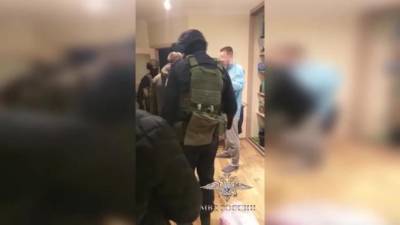 Полицейские Омской области пресекли деятельность группы "черных риелторов" - piter.tv - Омская обл.