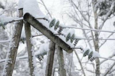 Непогода в Украине оставила без света более 50 городов и сел - from-ua.com - Запорожская обл. - Днепропетровская обл. - Закарпатская обл. - Донецкая обл.