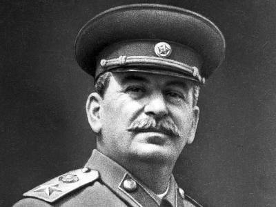 Иосиф Сталин - Сталин – это шаурма, водка, двери и метро: как россияне зарабатывают на имени вождя - sobesednik.ru - Москва