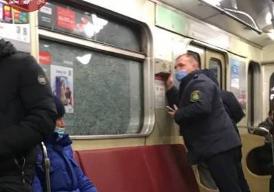 В Киеве четыре вагона метро пострадали от рук хулиганов - news.bigmir.net - Киев