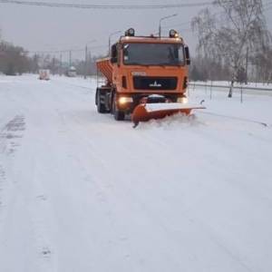 Запорожские коммунальщики с ночи ликвидируют последствия непогоды - reporter-ua.com - Запорожье