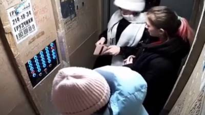 В новостройке Красноярска сорвался лифт с пассажирами (видео) - newizv.ru - Красноярск