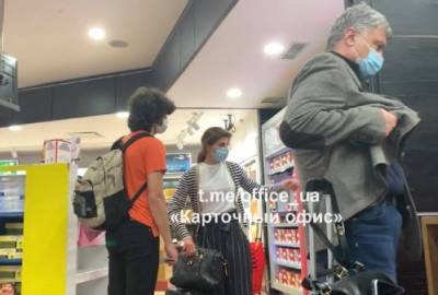 Семейство Порошенко засветилось в аэропорту Эквадора: Фото и видео - news.bigmir.net - Эквадор - Панама - Амстердам - Кито - Гуаякиль