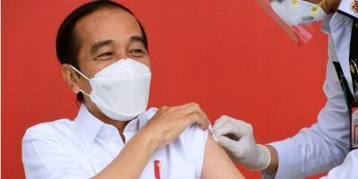 Джоко Видодо - В Индонезии началась вакцинация от коронавируса препаратом Sinovac: первым привился президент - nv.ua - Индонезия