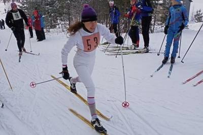 Екатерина Юрлова-Перхт - Олимпийская чемпионка по биатлону выиграла гонку на лыжах прошлого века - spb.mk.ru