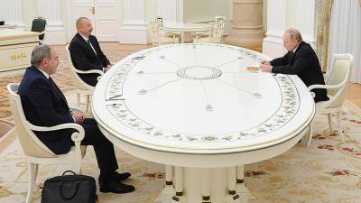 Владимир Путин - Никол Пашинян - Тайип Эрдоган - Ильхам Алиев - Путин рассказал Эрдогану об итогах встречи с Пашиняном и Алиевым - iz.ru - Москва - Турция - Азербайджан