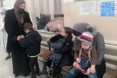 В Буйнакске закрыли детские сады из-за массового отравления детей - mirmol.ru - Буйнакск