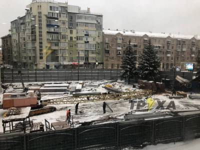 В центре Харькова упал строительный кран - news.bigmir.net - Харьков