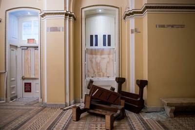 Проникший в Капитолий с оружием протестующий подготовил список «плохих людей» - lenta.ru - штат Алабама