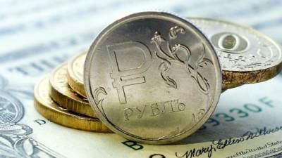 После решения Минфина о возобновлении закупок валюты рубль ослабел - eadaily.com