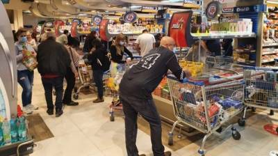 "Не будет прививок - закроются магазины": кассиры требуют немедленно привить их от коронавируса - vesty.co.il - Тель-Авив