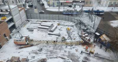 В центре Харькова на вагончик с рабочими упал строительный кран - tsn.ua - Киев - Харьков
