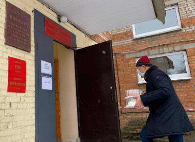 В Смоленске единороссы привезли праздничный обед для врачей ковидного госпиталя - rabochy-put.ru - Смоленск