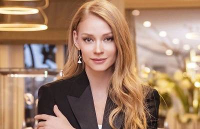 Светлана Ходченкова - Ходченкова предстала перед поклонниками без штанов - фото - pupolita.ru